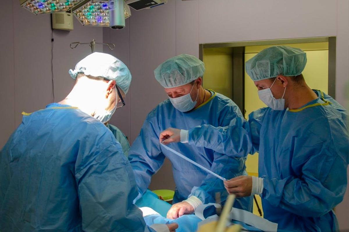 Астраханские хирурги прошли обучение в Петербурге по лечению грудной клетки у детей