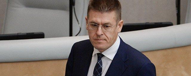 Премьер-министр Медведев объявил замечание первому замминистра культуры