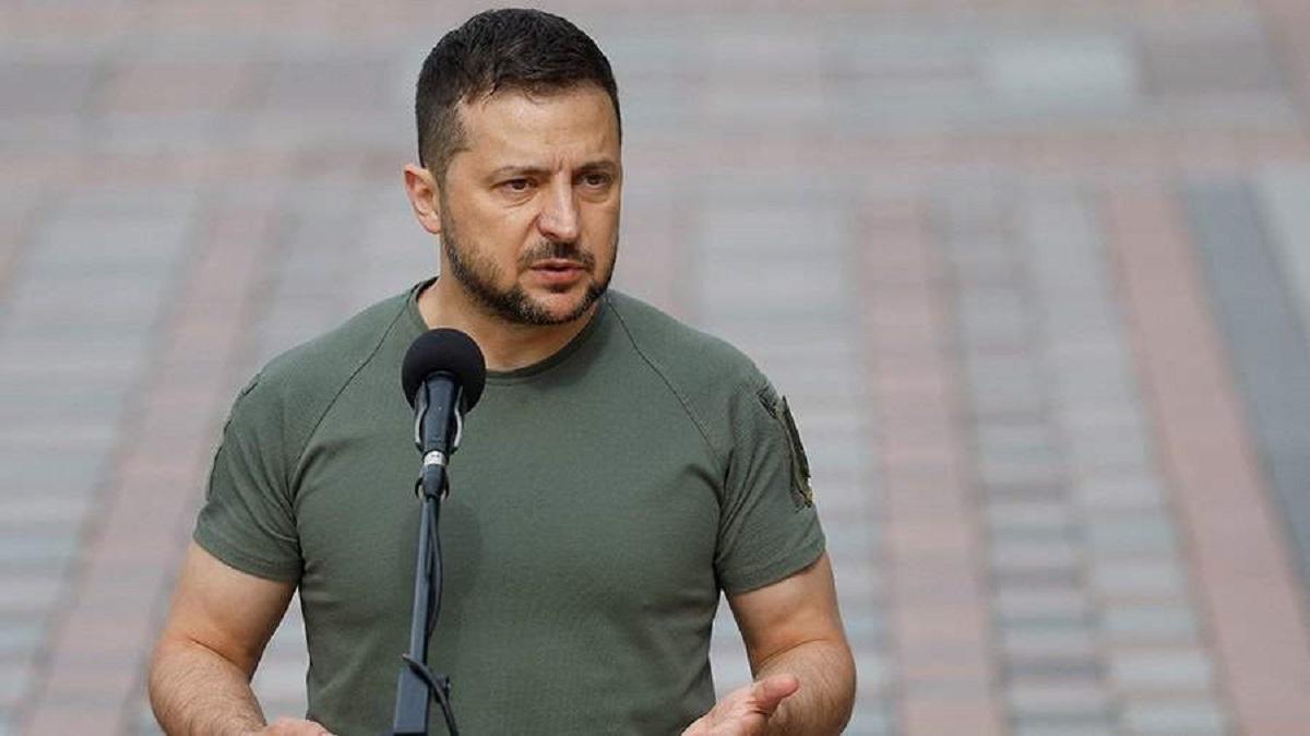 «Что будет дальше?»: Зеленский впервые сделал заявление после заморозки военной помощи США