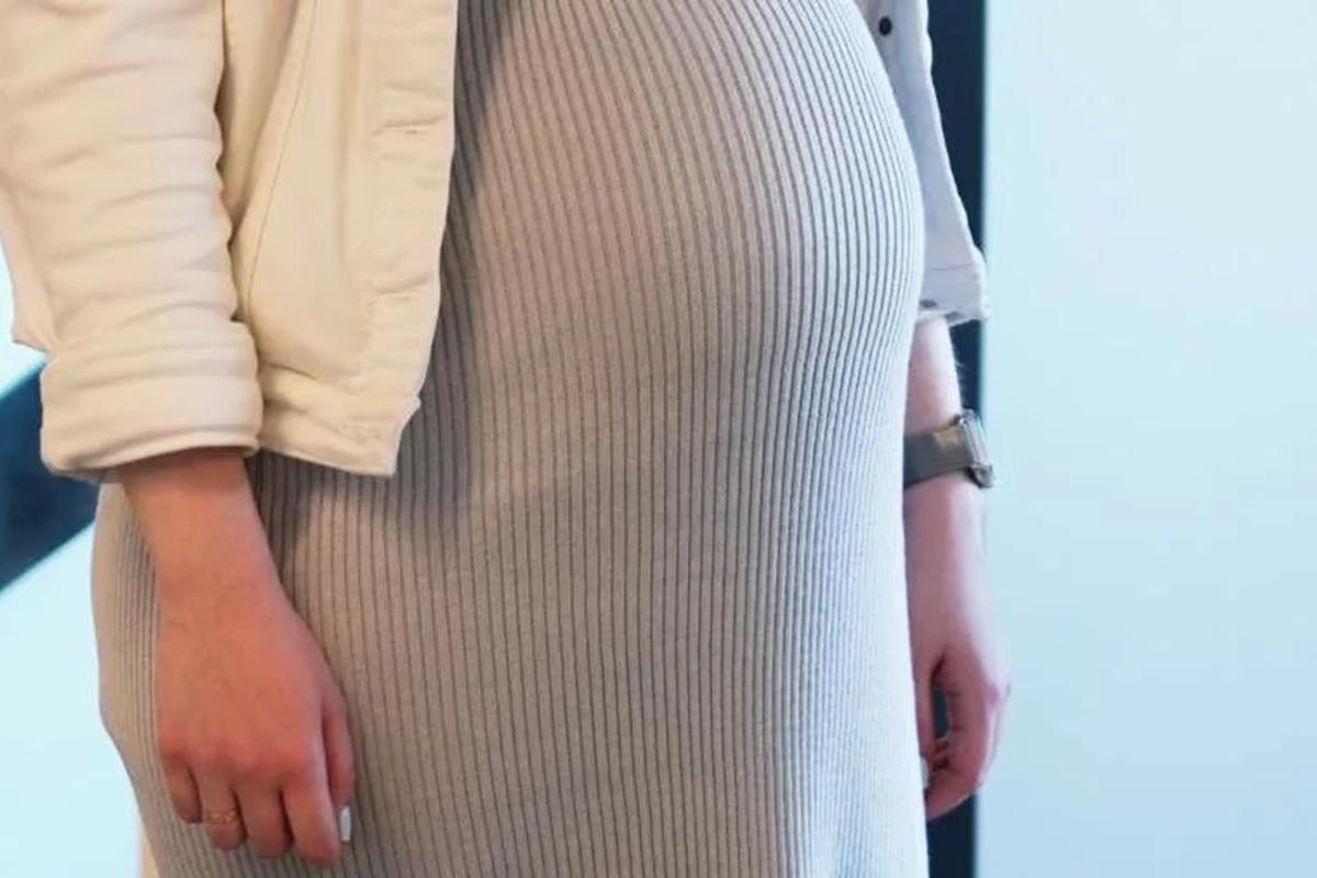 Уже более 3000 студенток запросили в Соцфонде пособие по беременности