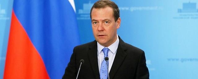 Медведев: Рост ВВП в России по итогам года составит более 2%