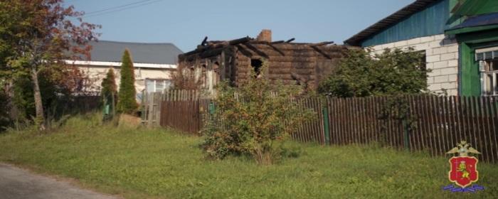 Во Владимирской области при ночном пожаре полицейский спас престарелого соседа