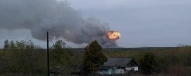 Видео: В Рязанской области загорелся склад бывшей воинской части