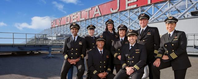 Delta Air Lines требует от новых сотрудников выполнять общественные работы