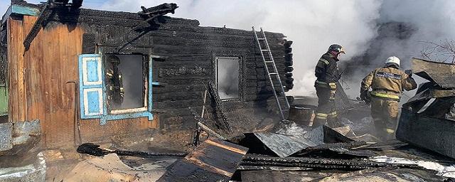В результате обстрела ВСУ поселка Теткино в Курской области загорелся жилой дом