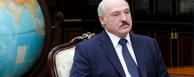 Лукашенко призвал не допускать спада промышленности в период санкций
