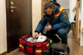 К чему готовят россиян? МЧС рекомендует держать у двери «тревожный чемоданчик»