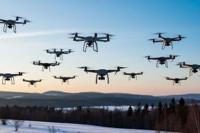 Российские бойцы готовят рой дронов для ударов по ВСУ