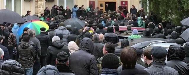 Президент Абхазии: Протестующие пытаются устроить государственный переворот
