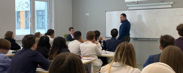 Врачи Красногорской ГБ провели серию лекций в ОЦ «Вершина»