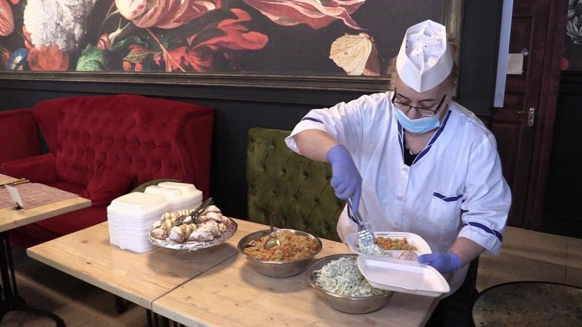 В Красногорске ресторан передает обеды медикам скорой помощи