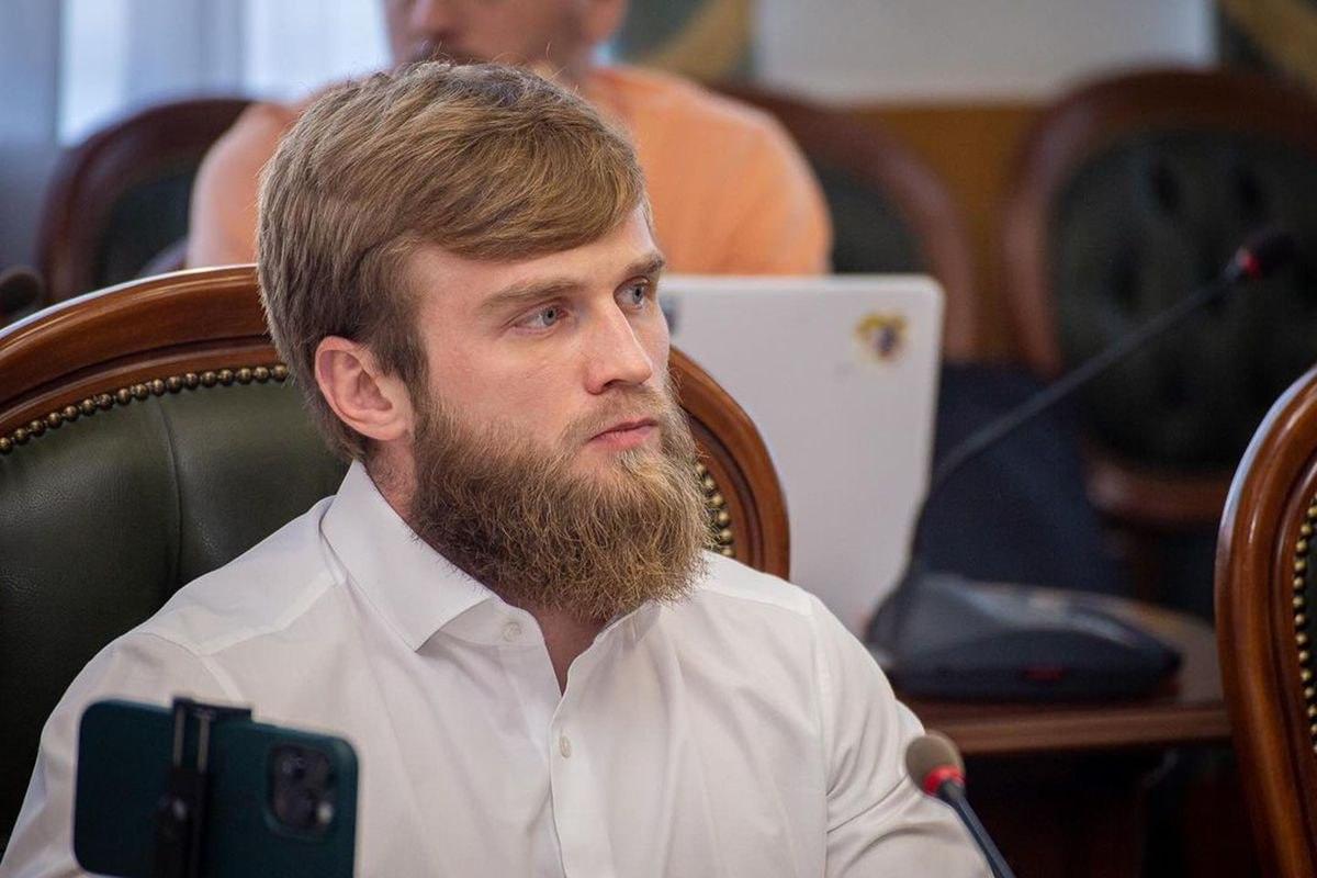 Депутат Дмитрук: Зеленский молится и при этом бросает на гибель украинцев