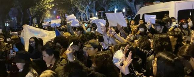 В Китае вспыхнули антиправительственные акции против коронавирусной политики властей