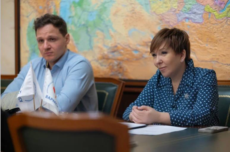 Сопредседатель ВАРМСУ Ирина Гусева обсудила с гостями из Мордовии лучшие муниципальные практики, используемые в республике