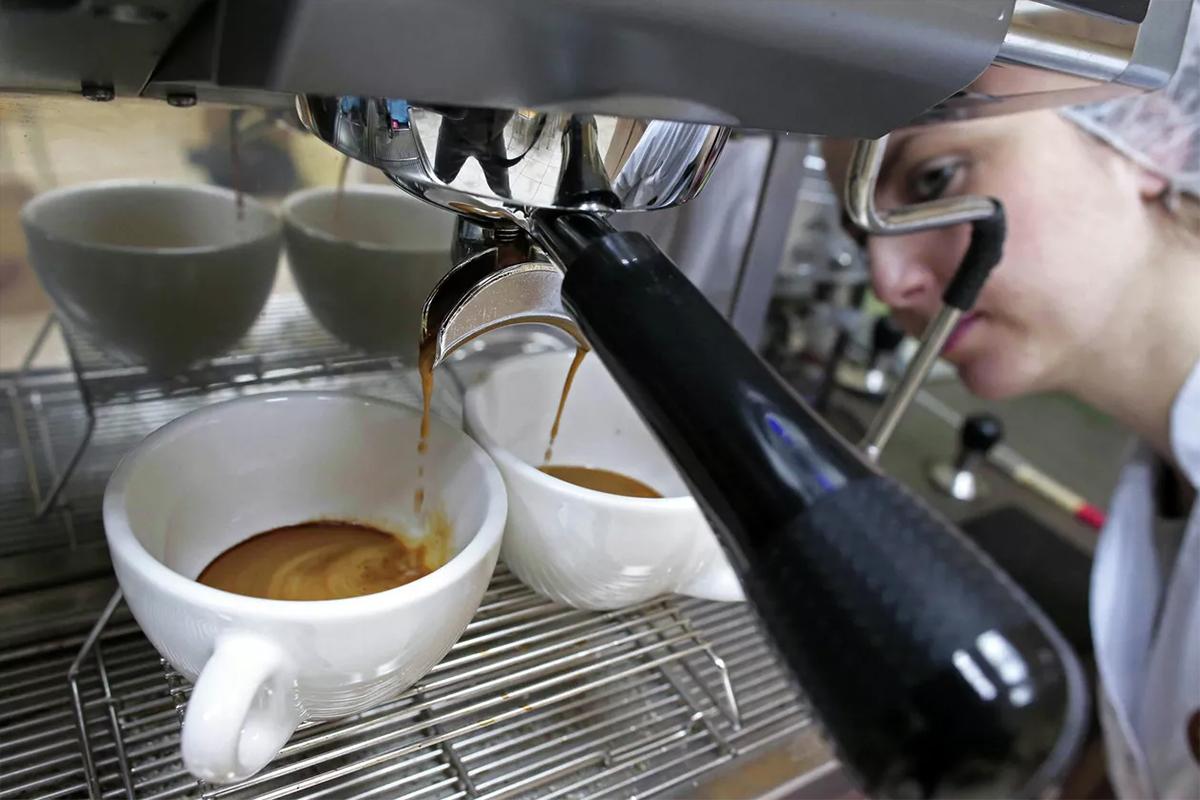 Ученые выяснили, что употребление кофе повышает вероятность здорового старения у женщин