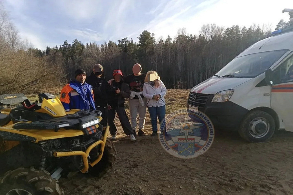 Туристы заблудились на тропе Хо Ши Мина в Ленобласти, их вывели спасатели