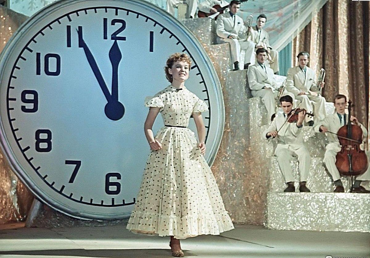 Но бывает, что минута всё меняет очень круто! Как сложилась судьба звезд «Карнавальной ночи»