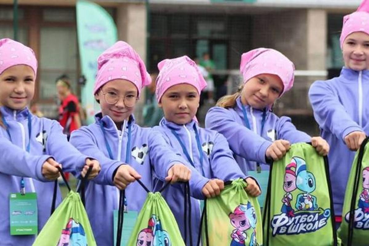 Анадырская школа присоединилась к проекту «Футбол в школе» и получит экипировку от РФС