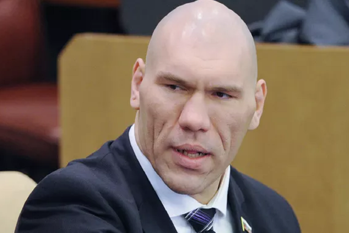 Депутат Валуев раскритиковал предложение вернуть на стадионы пиво