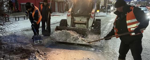 Городские службы Улан-Удэ справляются с последствиями аномального снегопада