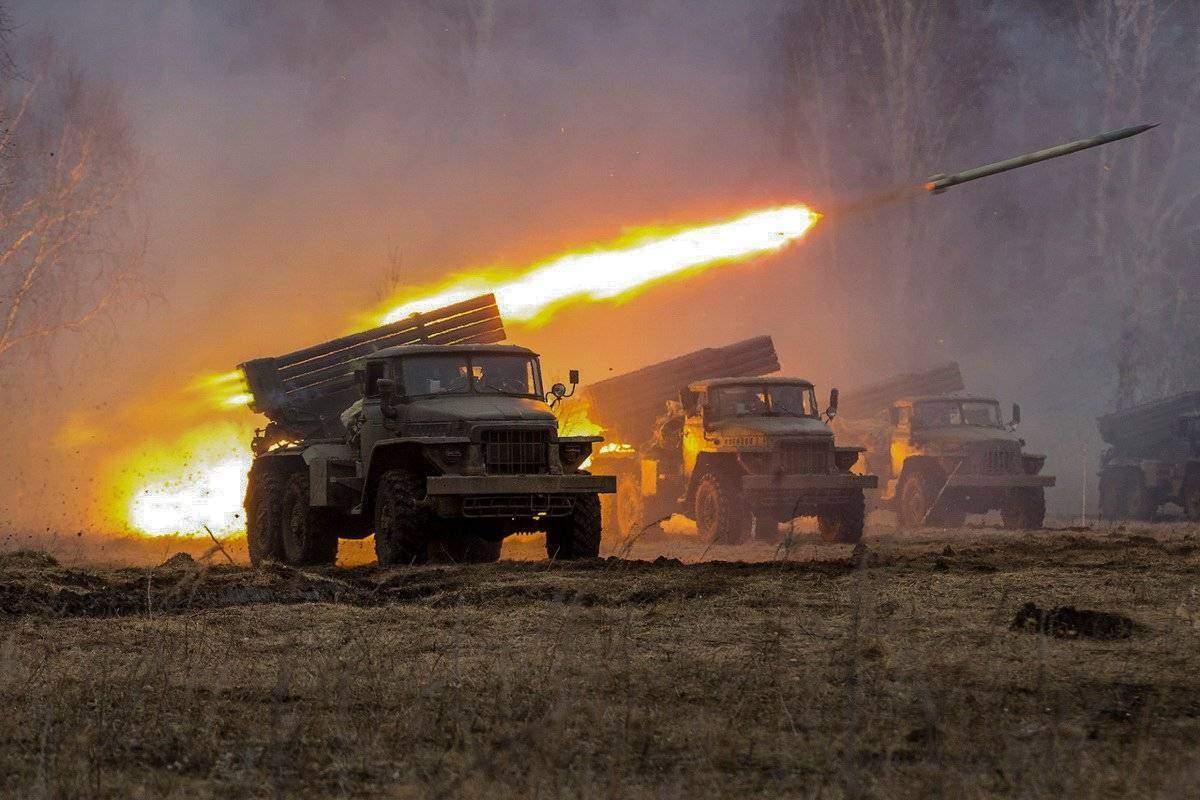 Украинская армия обстреляла из РСЗО Углегорск