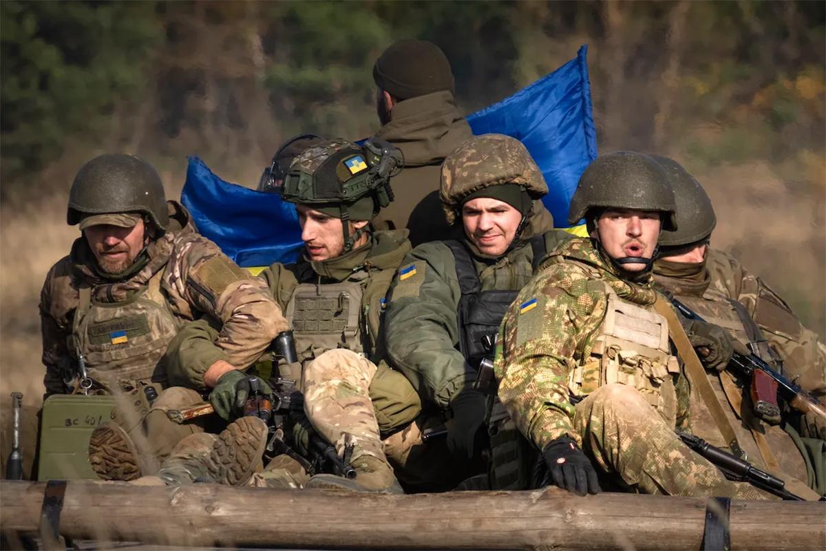 Солдаты ВСУ сдались после прочтения листовок в Харьковской области