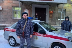 Росгвардейцы спасли замерзающего мужчину с приступом эпилепсии в Новосибирске