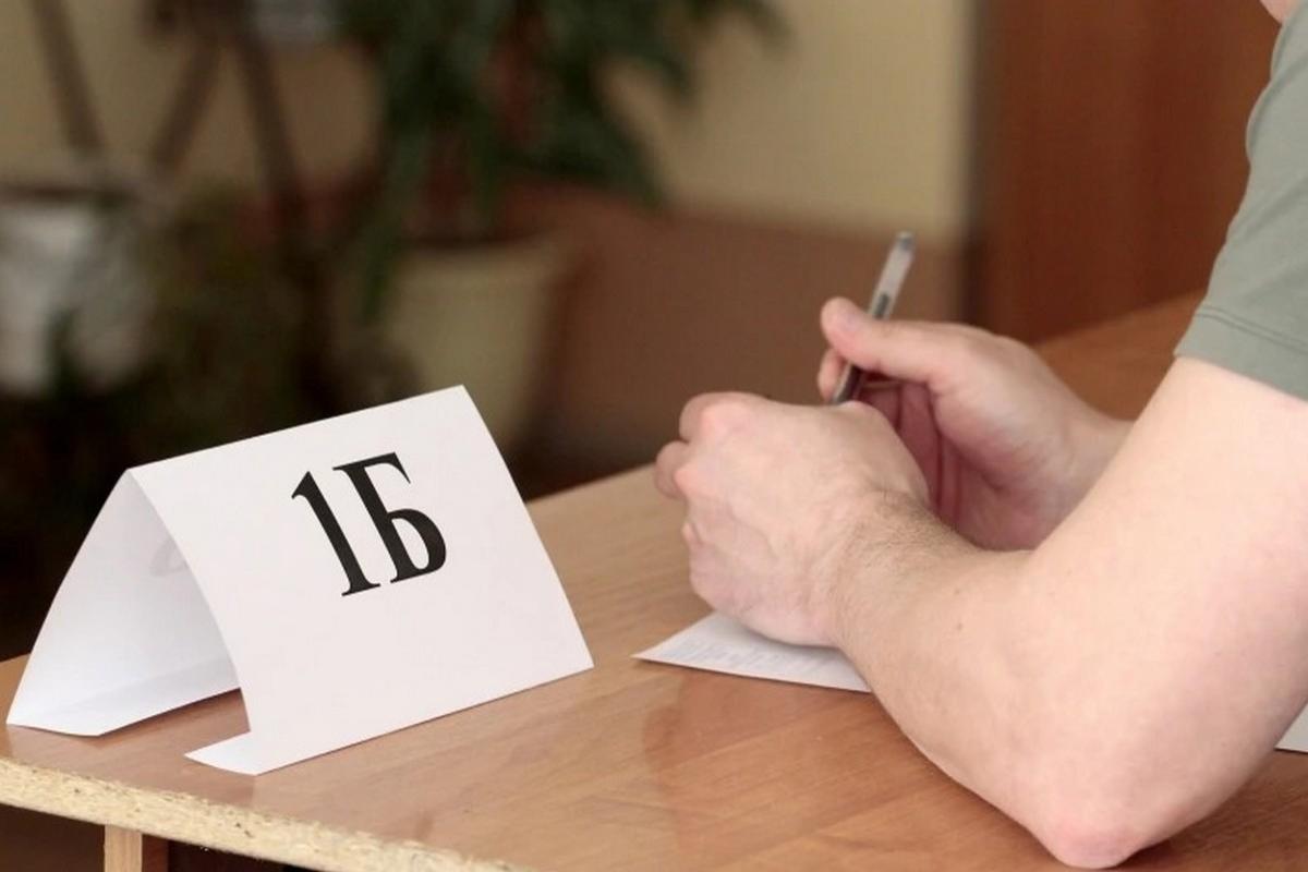 В Воронеже назвали число выпускников-стобалльников