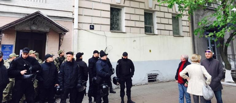 Украинские националисты заявили о блокировке офиса ОУН силовиками