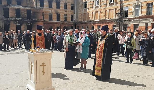 В Тверской области прошла панихида по жертвам пожара в НИИ ВКО