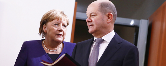 Канцлер ФРГ Олаф Шольц «с удовольствием» созванивается с Меркель