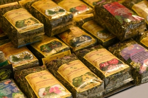 Гуманитарный груз, собираемый владельцами магазинов в Москве, бесперебойно поступает в зону СВО