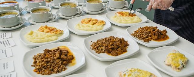 Полезнее, разнообразнее, вкуснее: систему питания московских школьников снова улучшили
