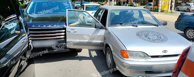 В Новочеркасске попал в ДТП автомобиль Александра Розенбаума