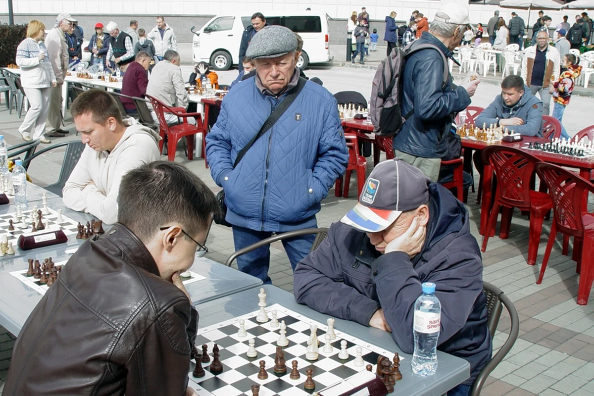 Сборная СО РАН и НГУ разгромила команду Новосибирской области в шахматном матче