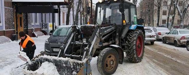 В Воронеже ночью улицы от снега чистили 96 единиц техники