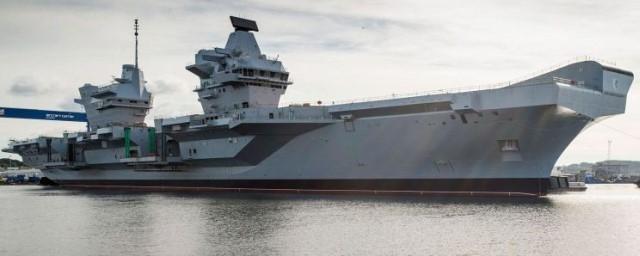 Крупнейший британский военный корабль прибыл в порт базирования