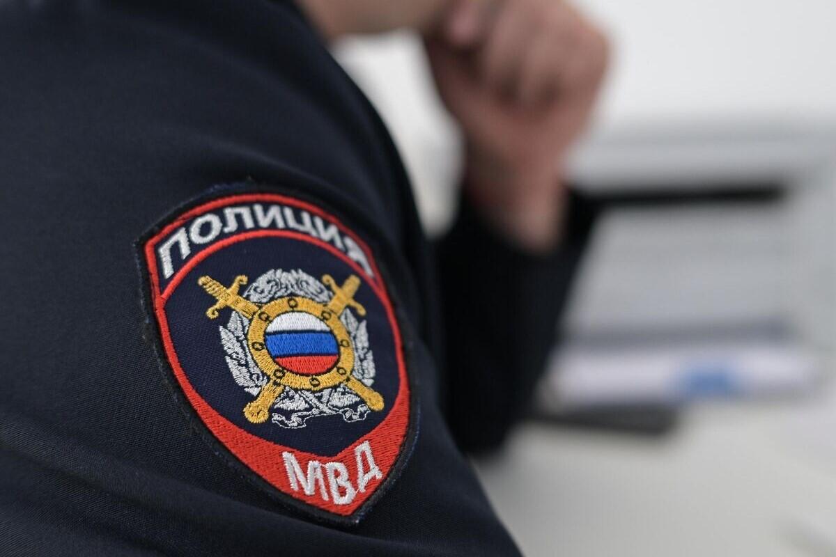 В Москве силовики поймали курьера телефонных мошенников