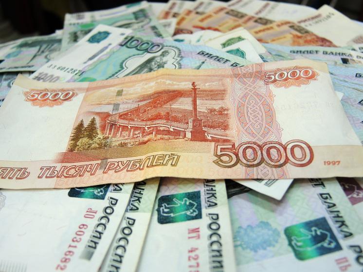 Путин поручил увеличить МРОТ в России до 35 000 рублей к 2030 году
