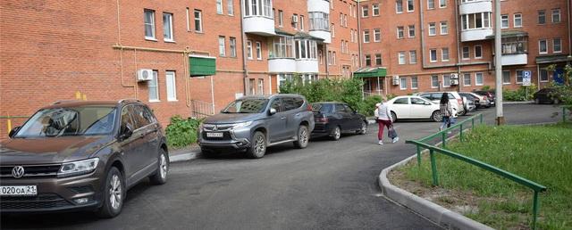 В Чебоксарах продолжается благоустройство дворовых территорий