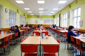 Саяногорские школьники учатся по 30 минут из-за пустых кастрюль