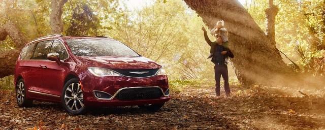 Chrysler объявил российскую стоимость минивэна Pacifica