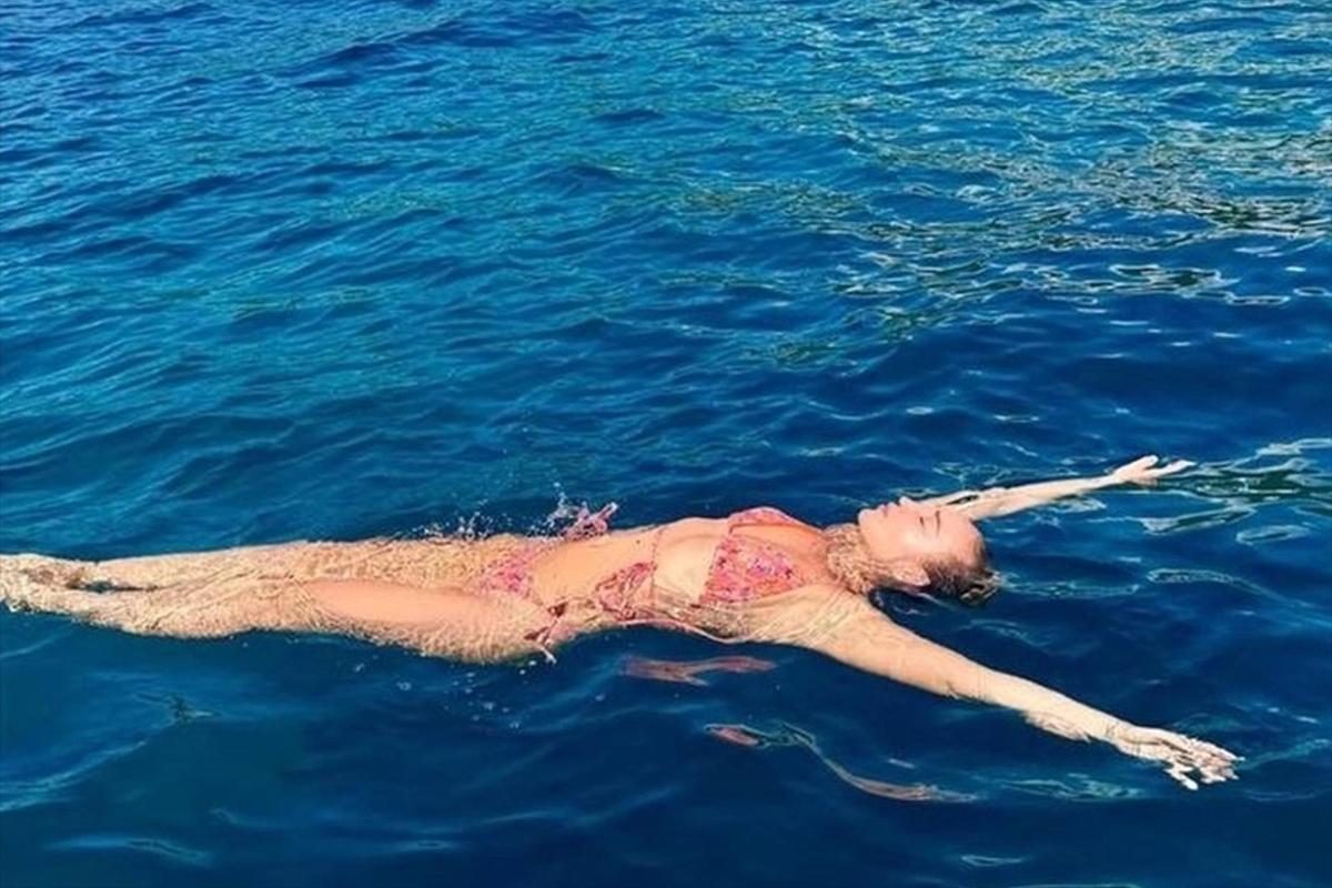 «Могу не выходить часами»: Бузова сбежала от суеты и показала, как ее «не хватало летом»
