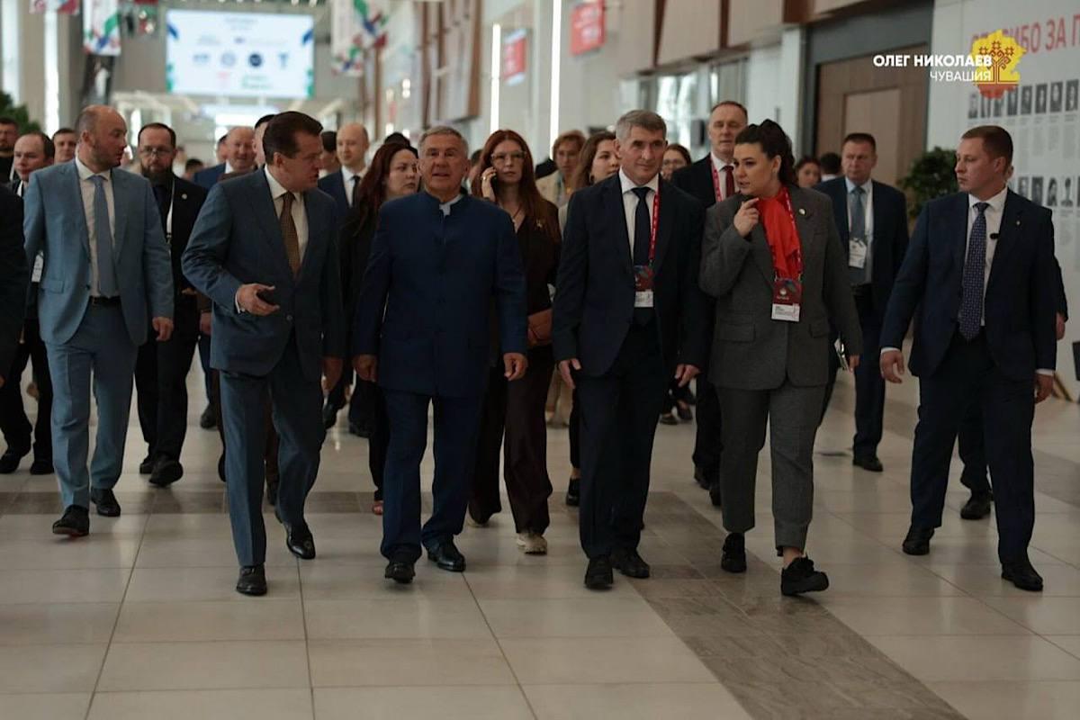 Олег Николаев на форуме «РОСТКИ» обсуждает сотрудничество с Китаем