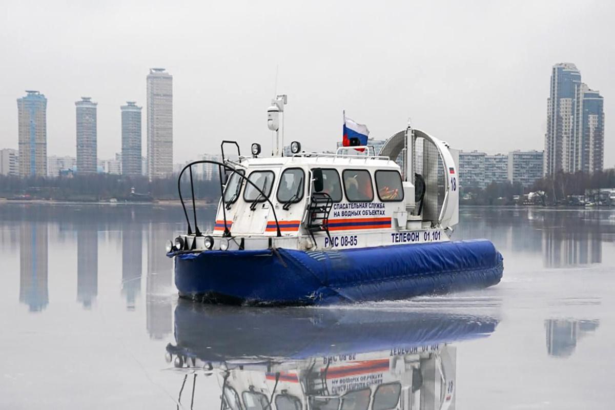 В целях безопасности людей спасатели ведут непрерывный мониторинг водоемов Москвы