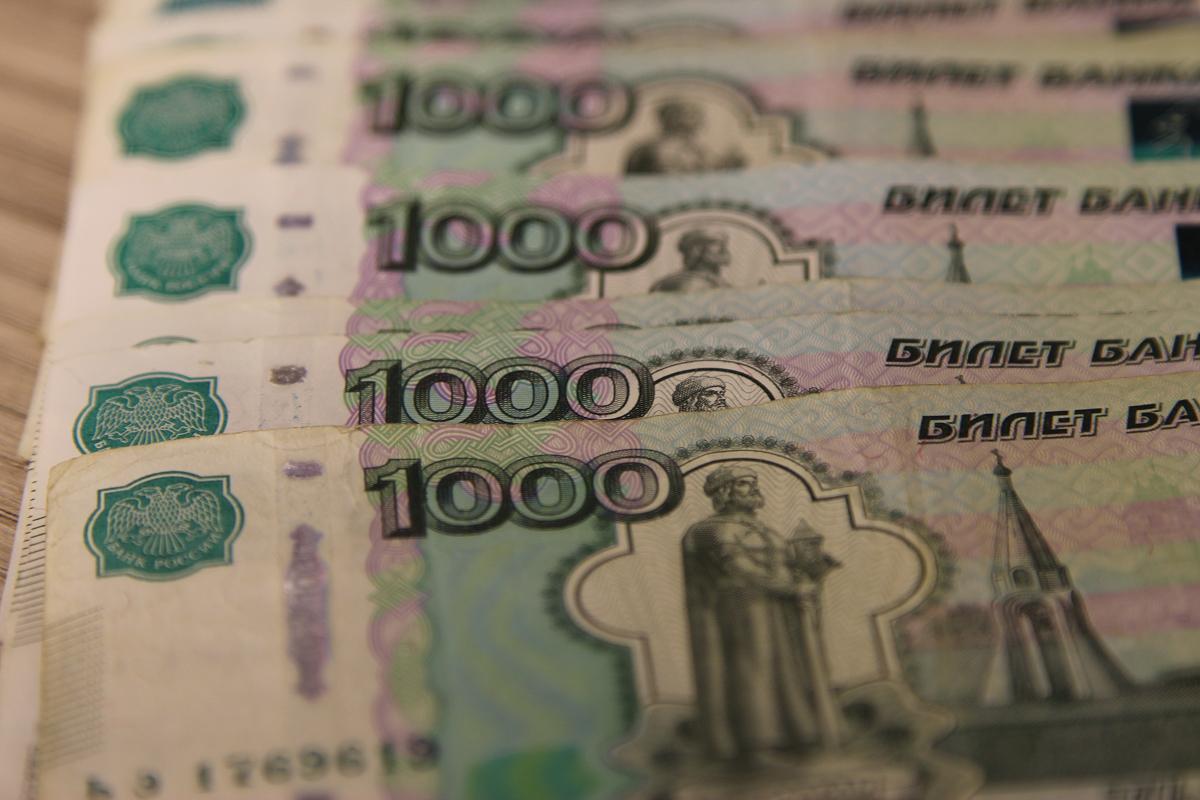 Стало известно, каким категориям бюджетных работников проиндексируют зарплаты осенью