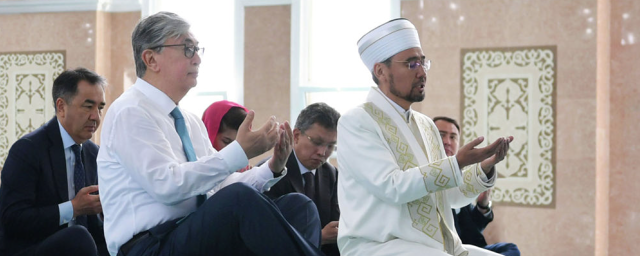 Токаев поздравил казахстанцев-мусульман с началом Рамадана
