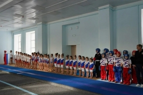 В одной из спортшкол Свердловска ЛНР отремонтировали крышу и оконные блоки