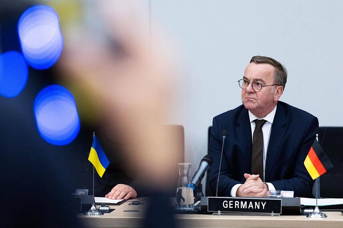 Писториус удивлен сообщениями о проблемах с немецкой техникой на Украине