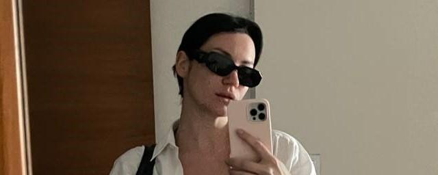 Блогер Ида Галич сообщила, что ушибла палец во время катания в горах